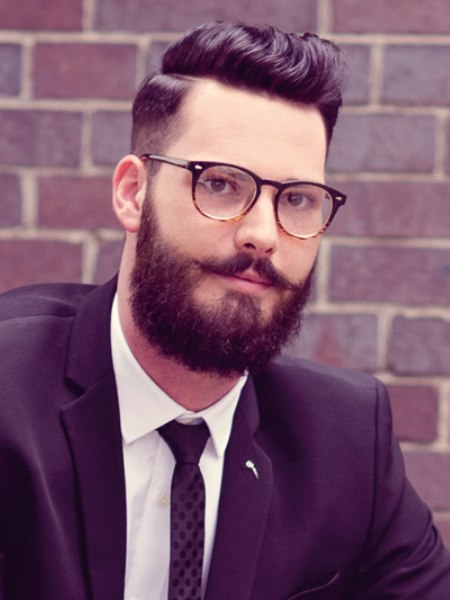 Mnnlicher Trendsetter mit Bart