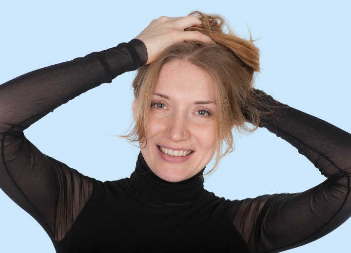 Frau mit ausgedünnten Haaren