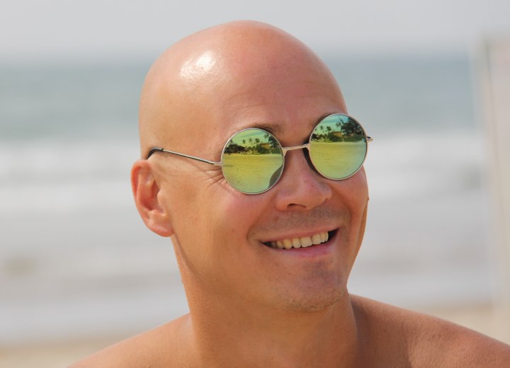 Glänzender kahler Kopf
