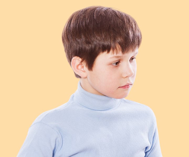 Haarschnitt mit Pony für kleine Jungen