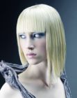 Schnitt in hellen Blond